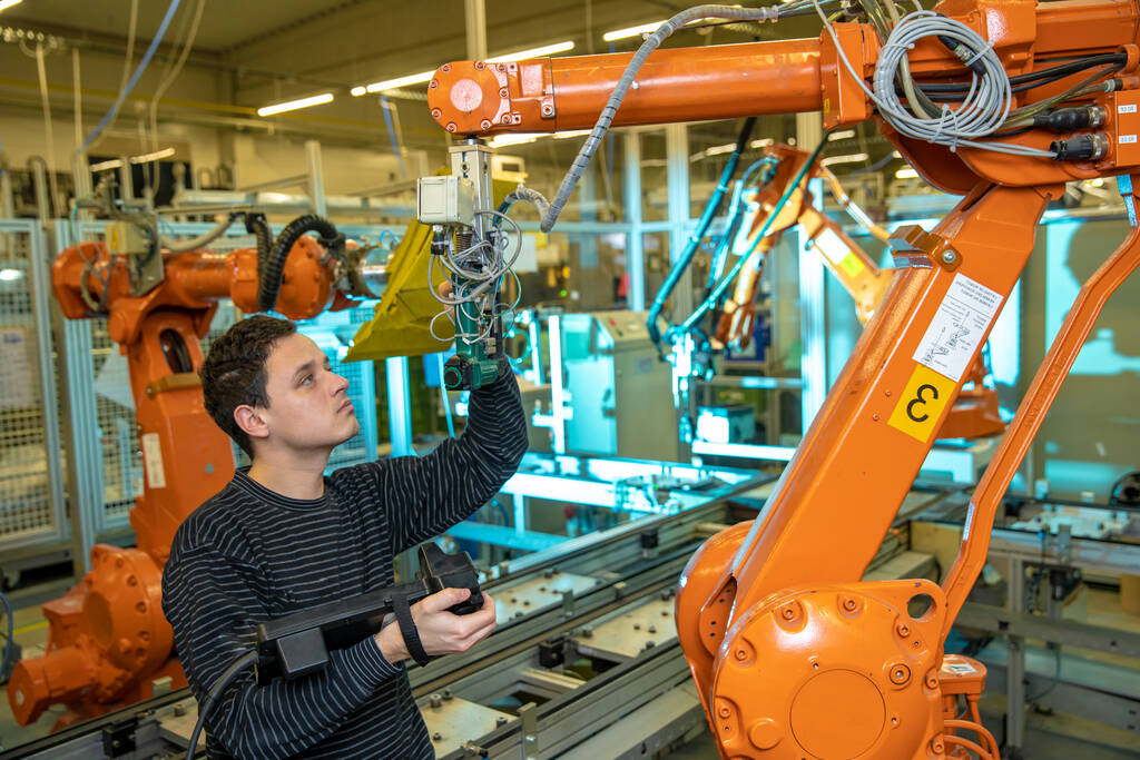Where Robots Are Used To Do Dangerous Jobs? - Hara Engineering